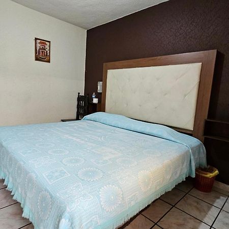 Hotel 2000 Morelia Exterior photo